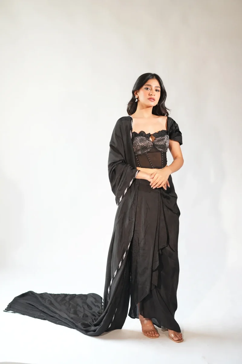 Black Opulence Saree - Image 4