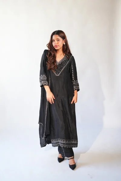 Timeless Black